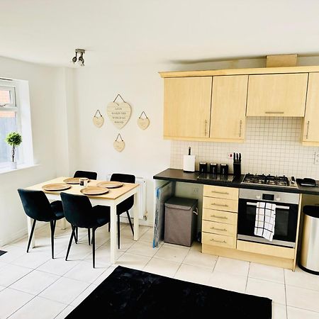 Harmony House 3 Bedroom New Build For Families, Contractors, Black Country Museum Sleeps 6 Типтон Экстерьер фото