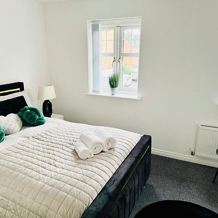 Harmony House 3 Bedroom New Build For Families, Contractors, Black Country Museum Sleeps 6 Типтон Экстерьер фото