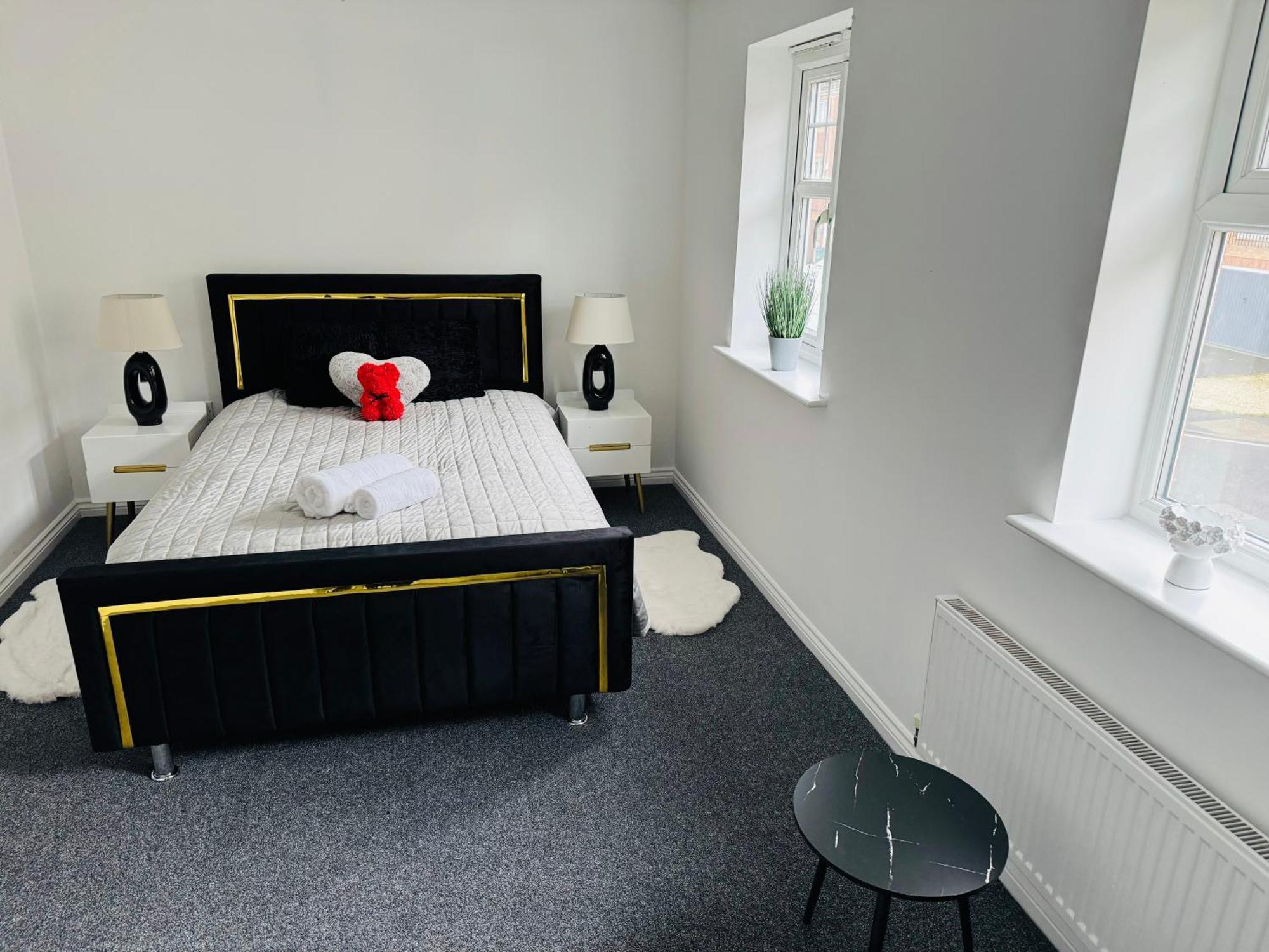 Harmony House 3 Bedroom New Build For Families, Contractors, Black Country Museum Sleeps 6 Типтон Экстерьер фото