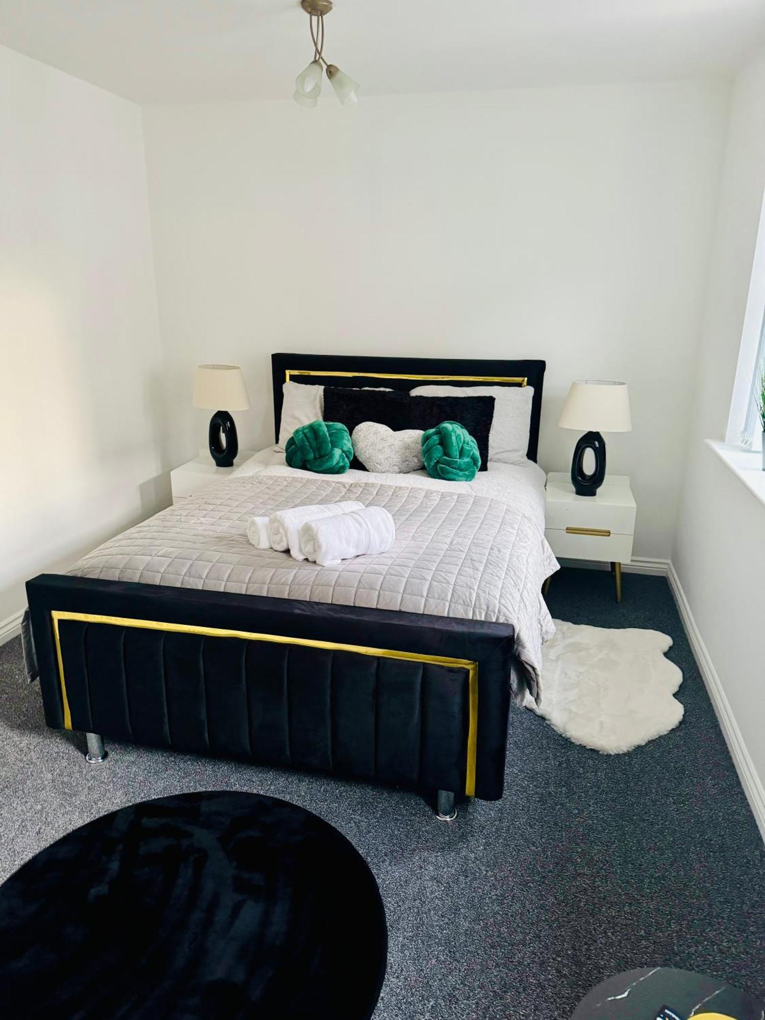 Harmony House 3 Bedroom New Build For Families, Contractors, Black Country Museum Sleeps 6 Типтон Экстерьер фото