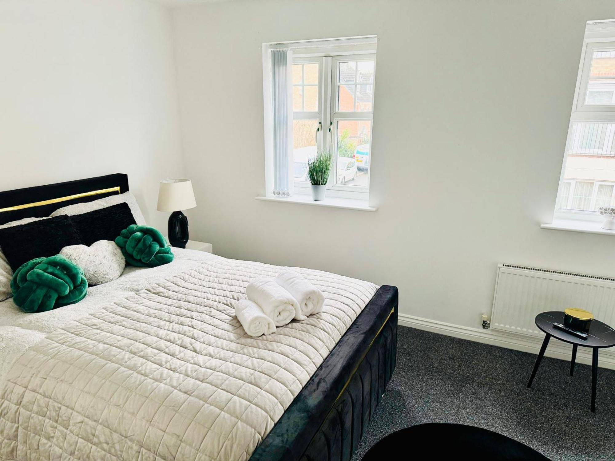 Harmony House 3 Bedroom New Build For Families, Contractors, Black Country Museum Sleeps 6 Типтон Экстерьер фото