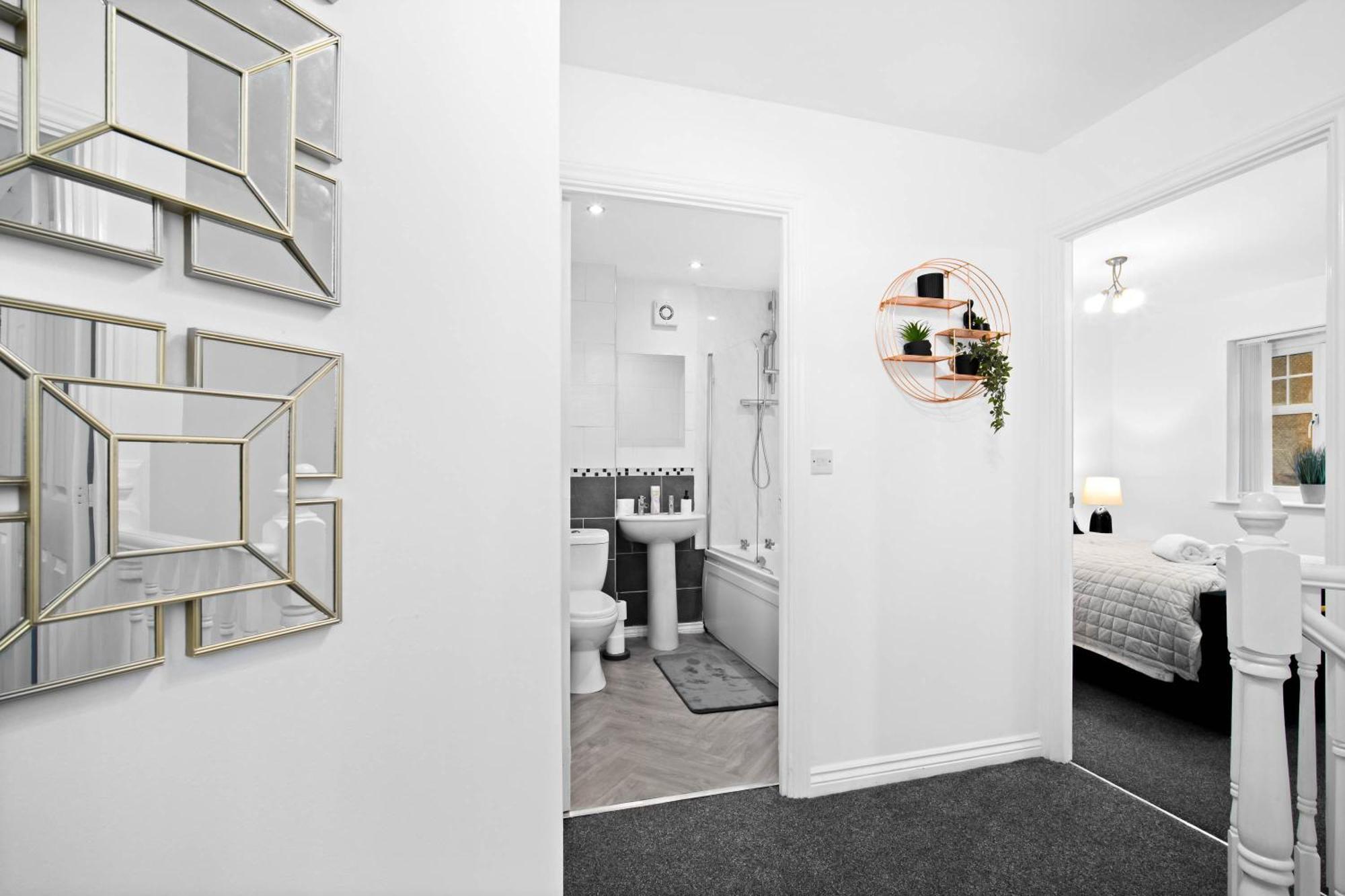 Harmony House 3 Bedroom New Build For Families, Contractors, Black Country Museum Sleeps 6 Типтон Экстерьер фото