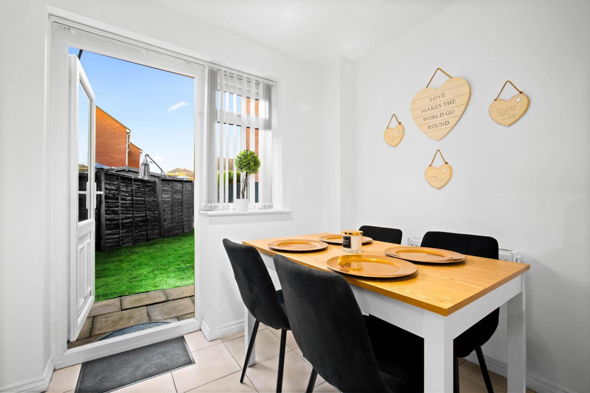 Harmony House 3 Bedroom New Build For Families, Contractors, Black Country Museum Sleeps 6 Типтон Экстерьер фото
